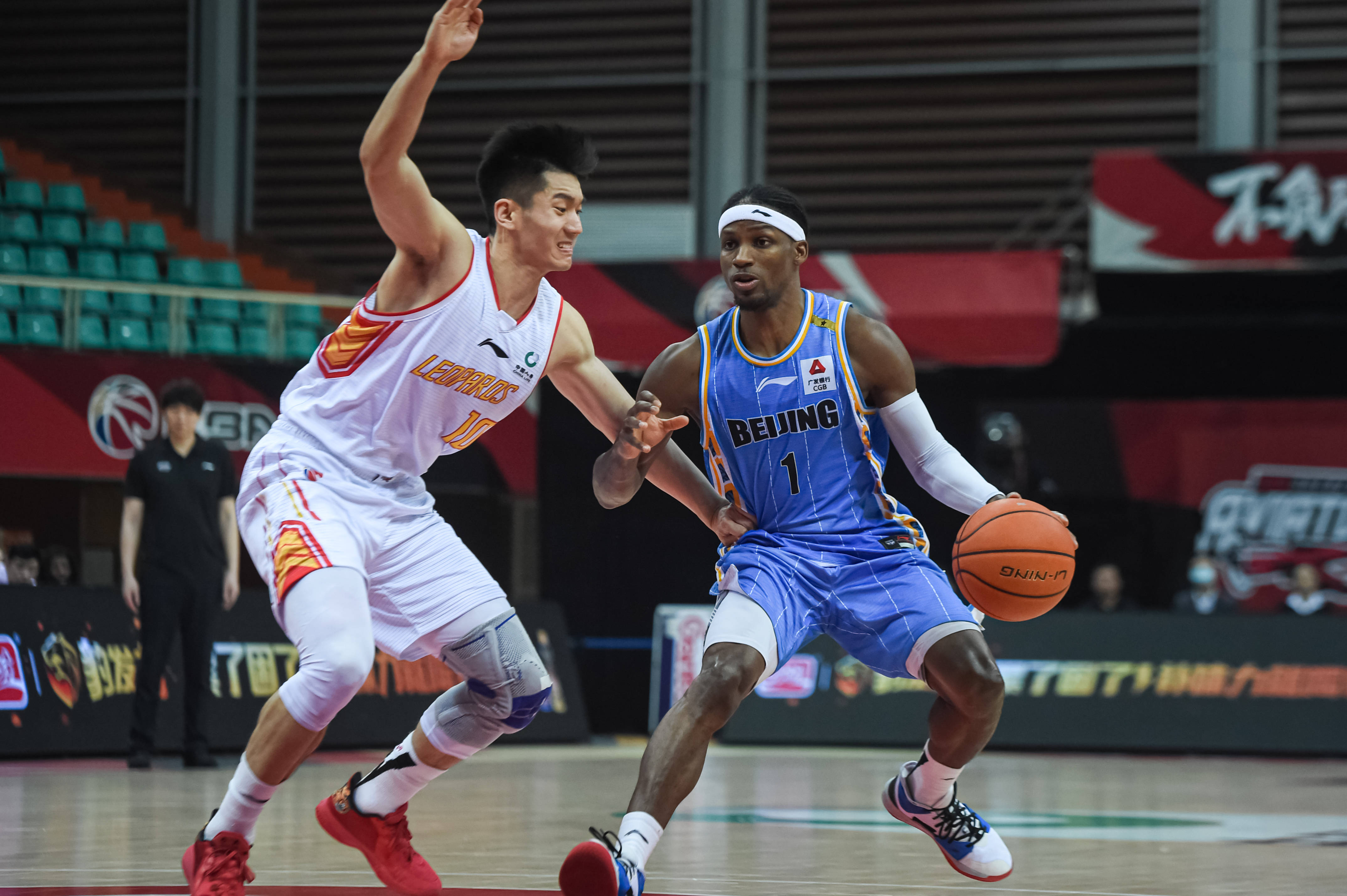 球联赛逐渐 球联赛逐渐